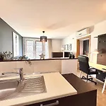 Hollo - Gozsdu Centre Lägenhet