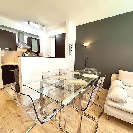 Hollo - Gozsdu Centre * Budapest