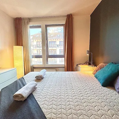 Hollo - Gozsdu Centre *