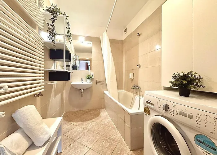 Hollo - Gozsdu Centre * بودابست